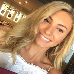 Meet your Posher, Abbie